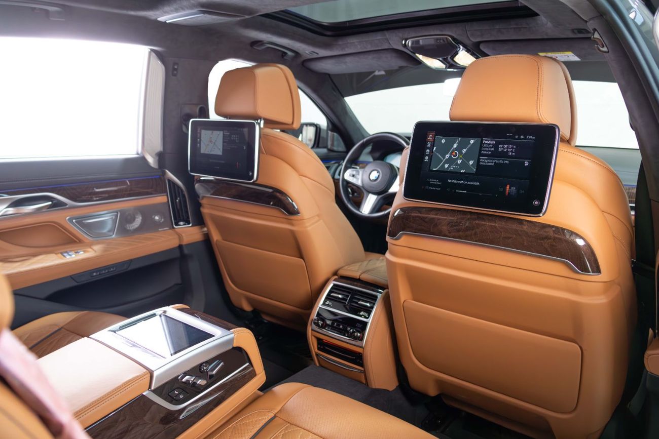 بي أم دبليو 750Li M Sport 4.4L (443 HP)