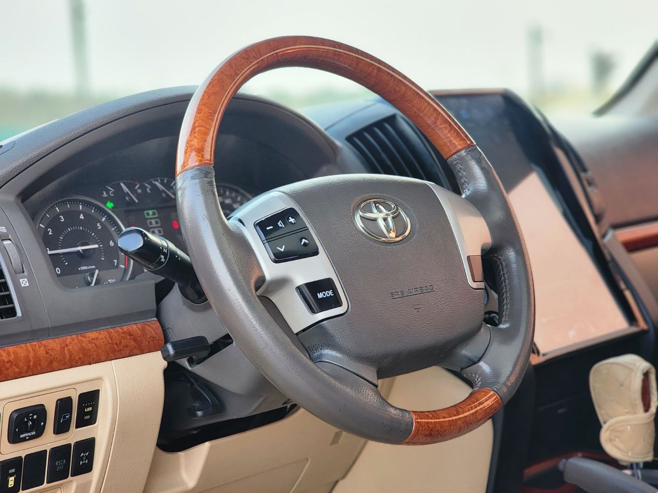 Toyota Land Cruiser GX.R V6