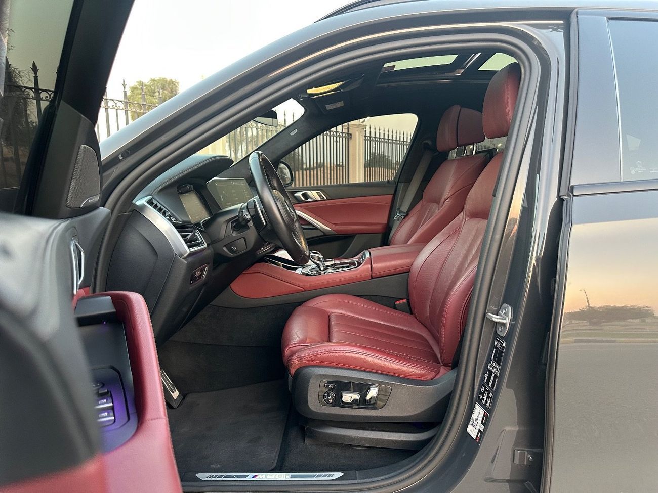 BMW X6 M50i 4.4L V8 | 2021 | GCC Specs | Warranty And Service AGMC | Full Option | Perfect Condition