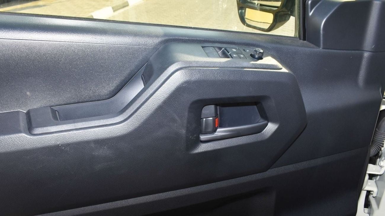 تويوتا هاياس TOYOTA HIACE 3.5L PETROL V6 13 SEATER DX M/T WITH REAR HEATER