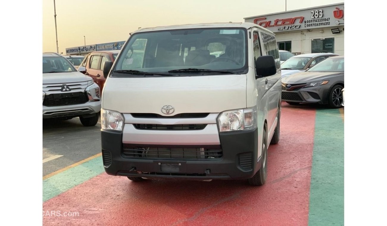 تويوتا هاياس Standard Roof 15 Seater 2.5L Diesel FWD