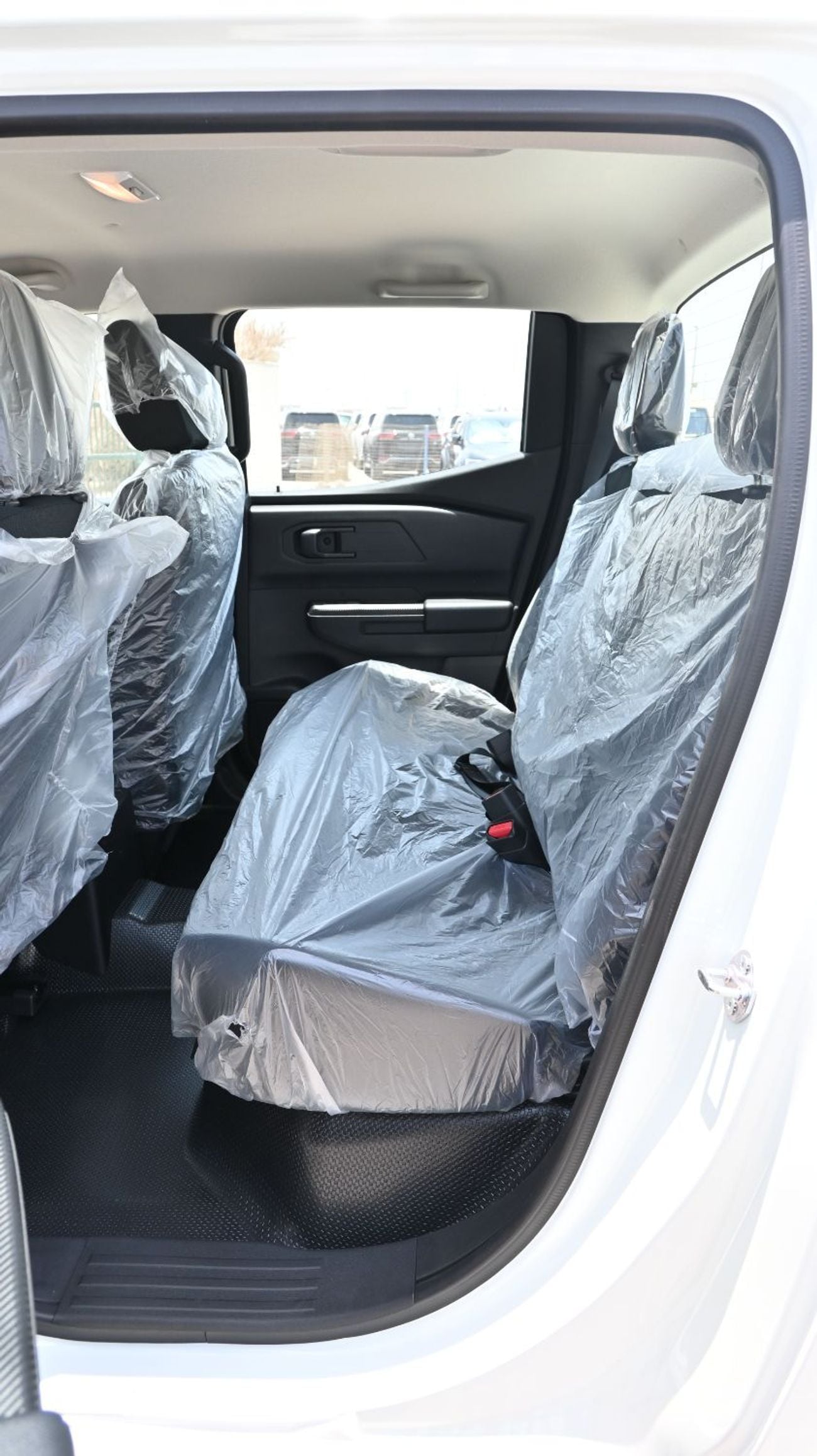 Mitsubishi L200 GL MITSUBISHI L200 2.4L GL DIESEL DCABIN 4X4 5M/T MODEL 2025 BRAND NEW  [WHITE/ S / G / B ]