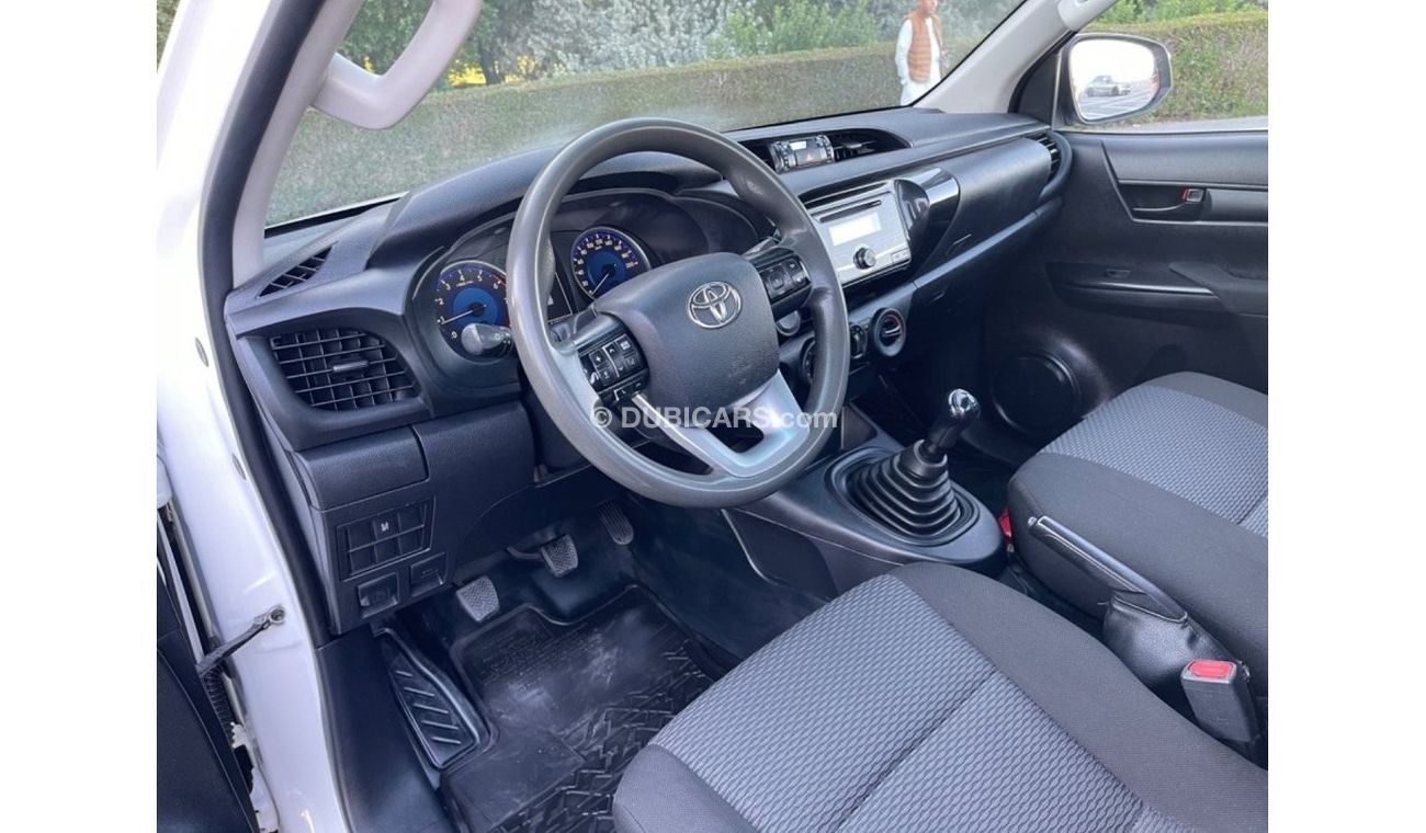 تويوتا هيلوكس GL