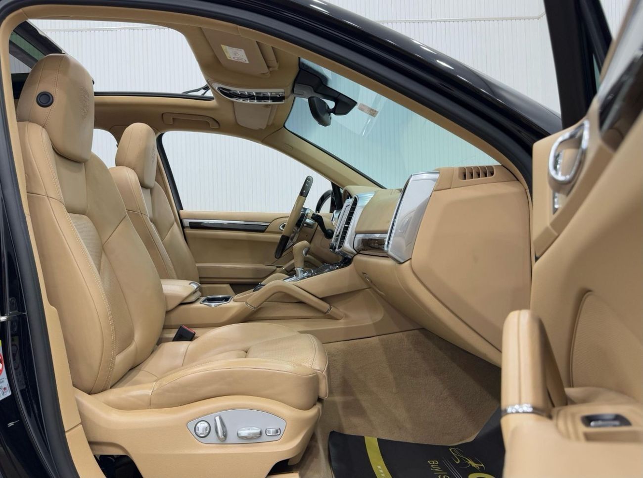 بورش كايان 2017 Porsche Cayenne Platinum Edition, Full Service History, Excellent Condition, GCC