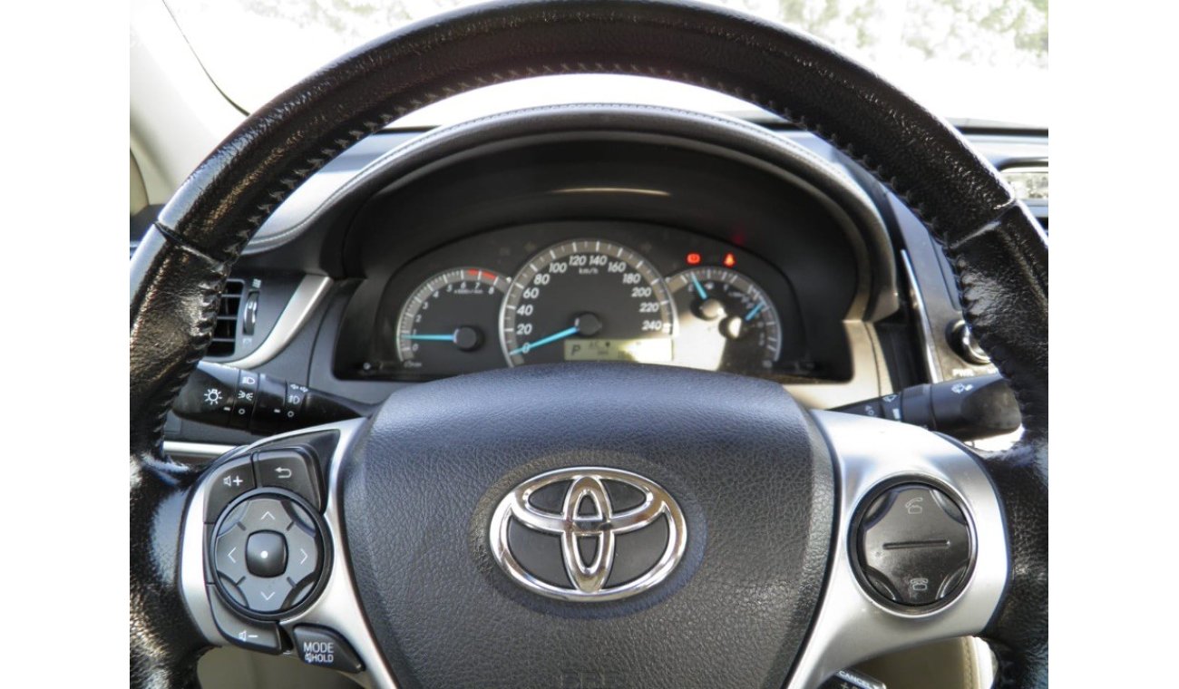 Toyota Camry 2015 SE+ ref#682