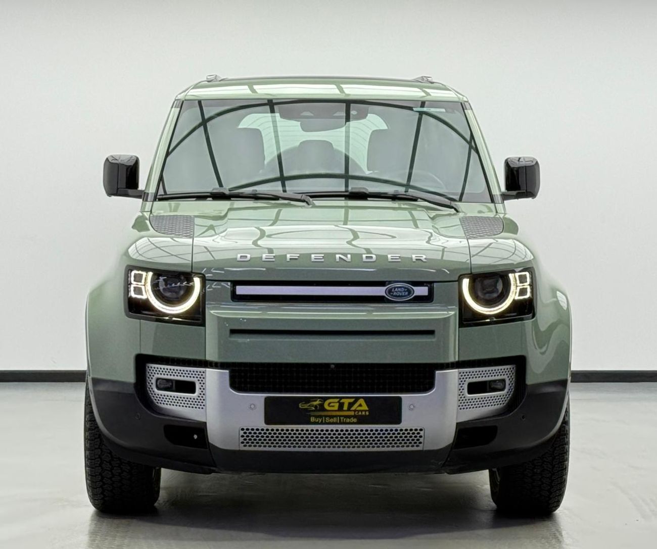 لاند روفر ديفندر 2023 Land Rover Defender P400 110 75th Anniversary, 2028 LR Warranty + Service Pack, Low Km, GCC