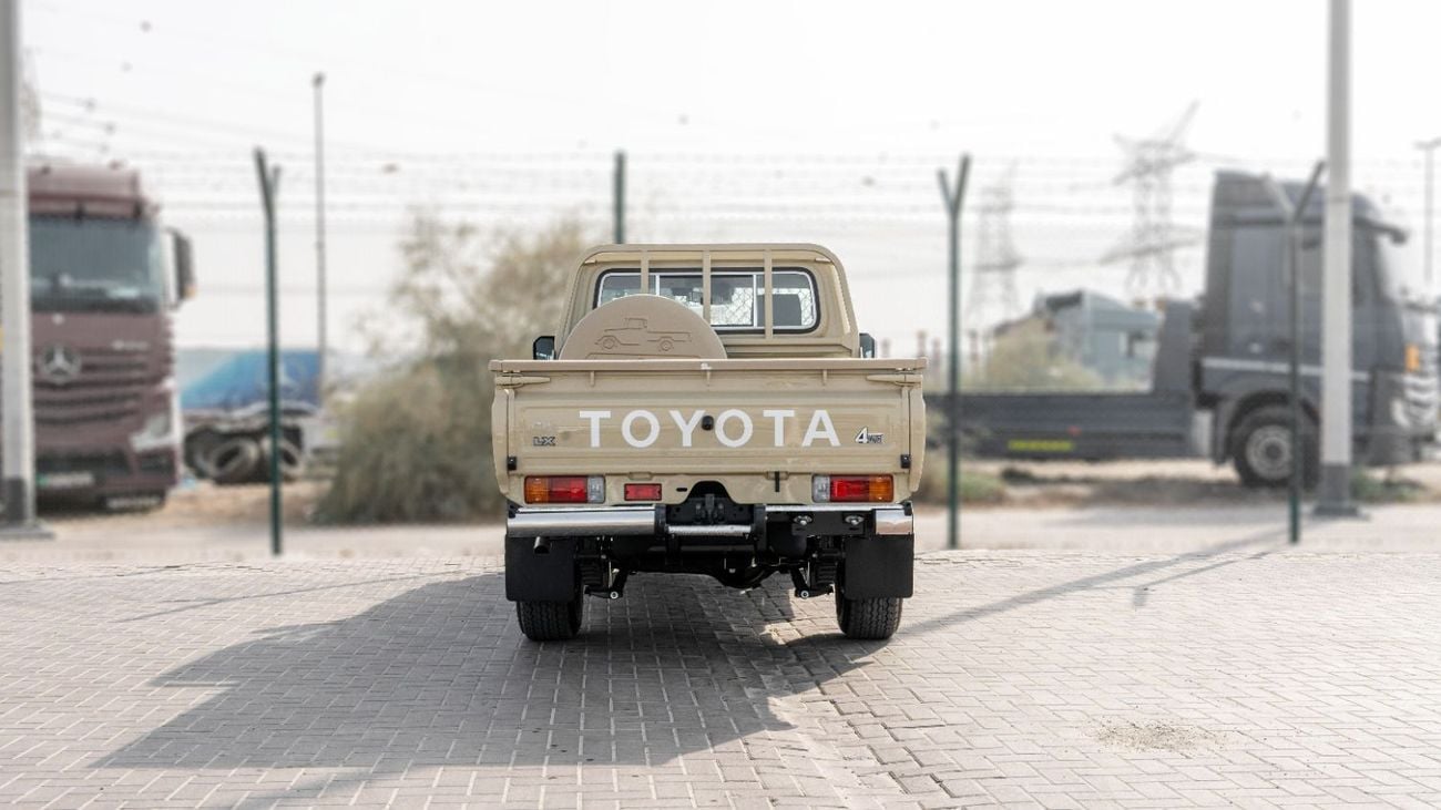 تويوتا لاند كروزر بيك آب LC79 LX 2026 Toyota Land Cruiser LC79 2.8L MT Diesel (Beige-Brown)