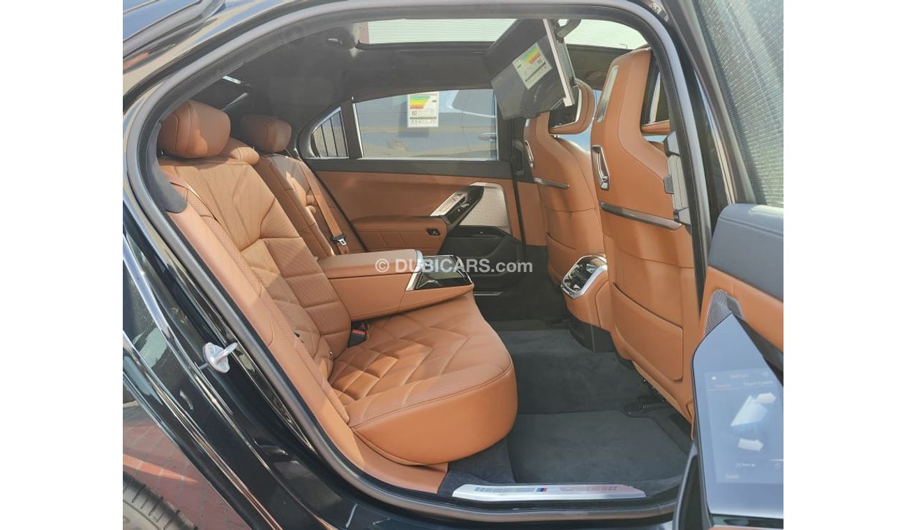 BMW 735 i M Sport 5 years Warranty & Service 2023 GCC