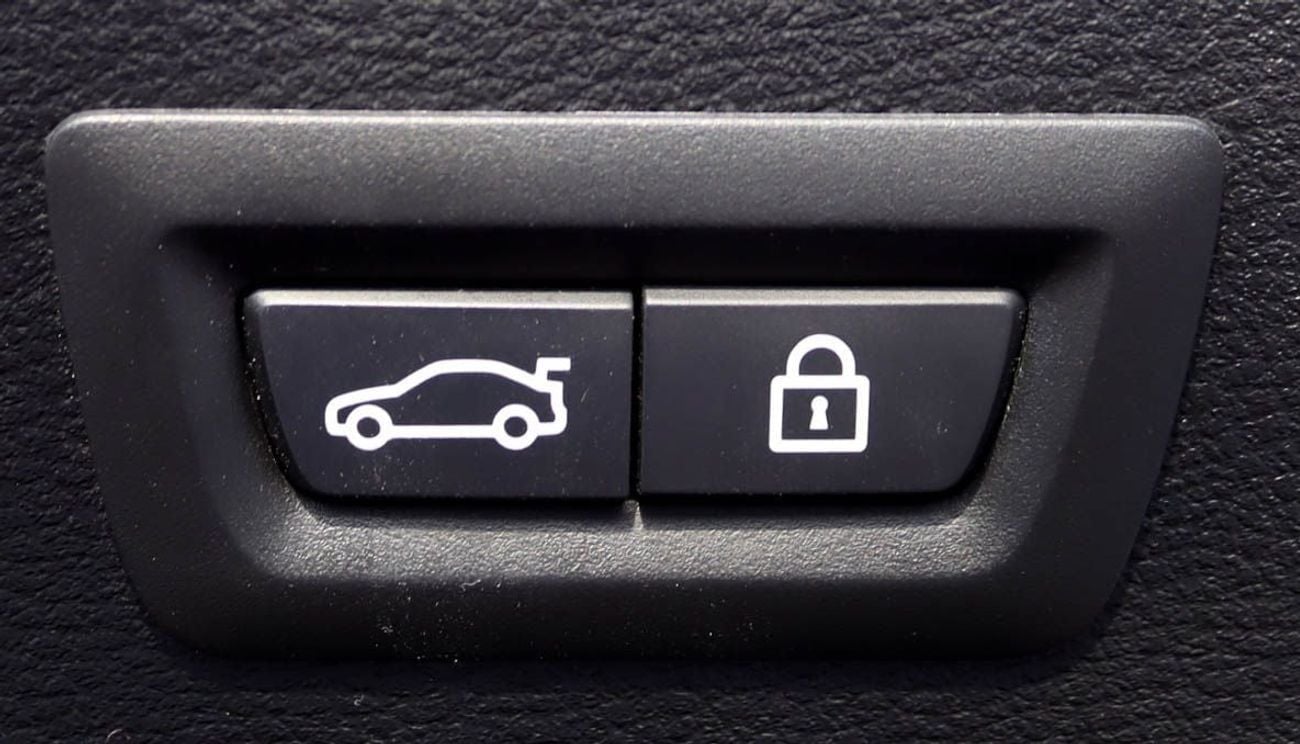 بي أم دبليو X6 50i Exclusive 4.4L BMW X6 xDrive50i 2016 – V8, 4.4L, GCC, Original Paint, Accident-Free, Excellent C