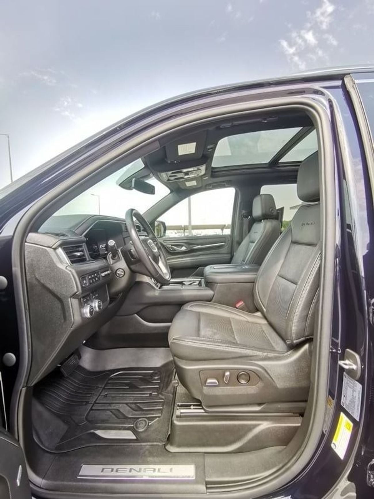 GMC Yukon GMC Denali Diesel - 2022 - Dark Blue