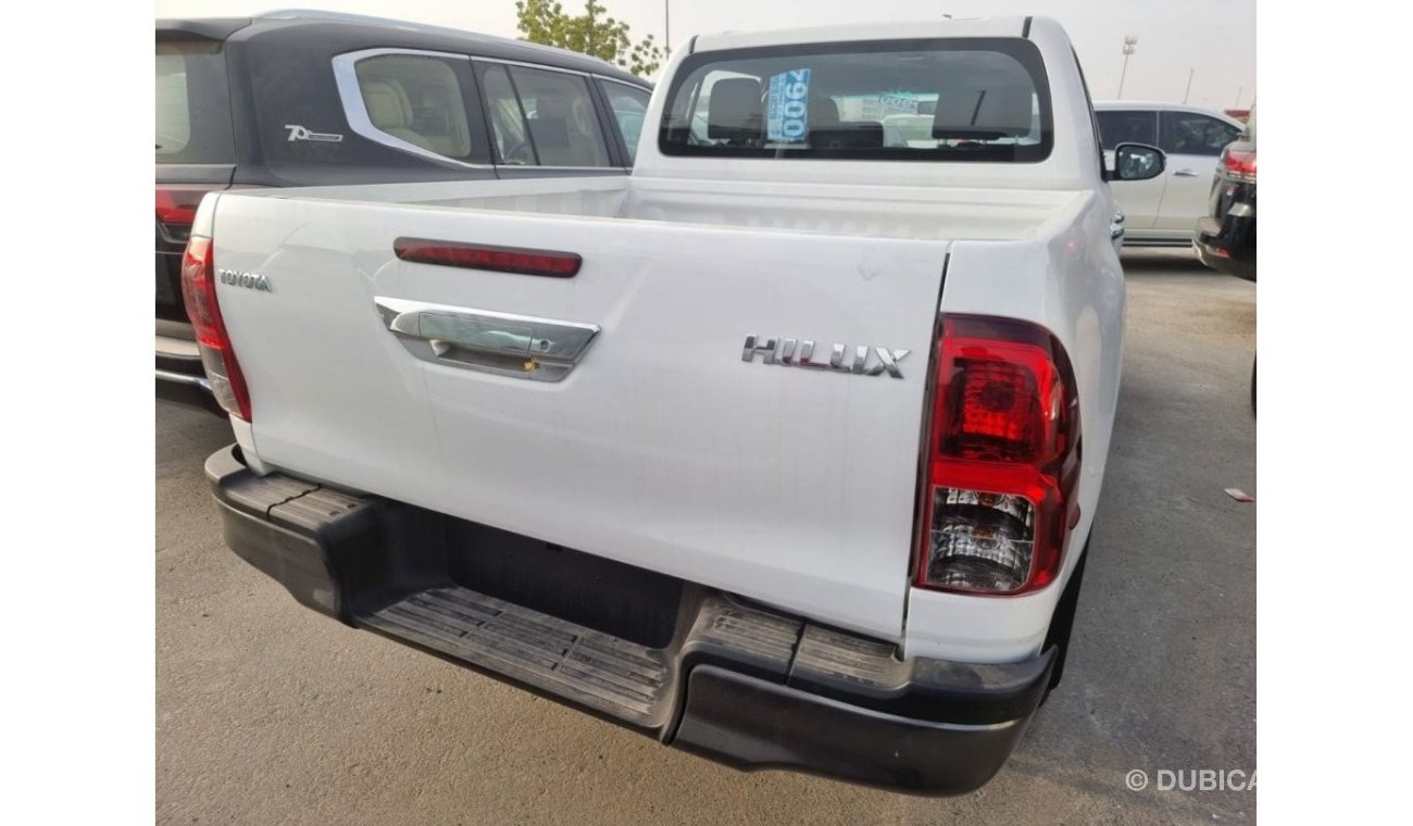 Toyota Hilux 2.4L Diesel M/T Double Cabin Pickup