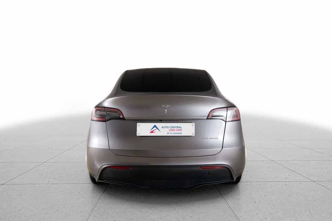 Tesla Model Y LONG RANGE