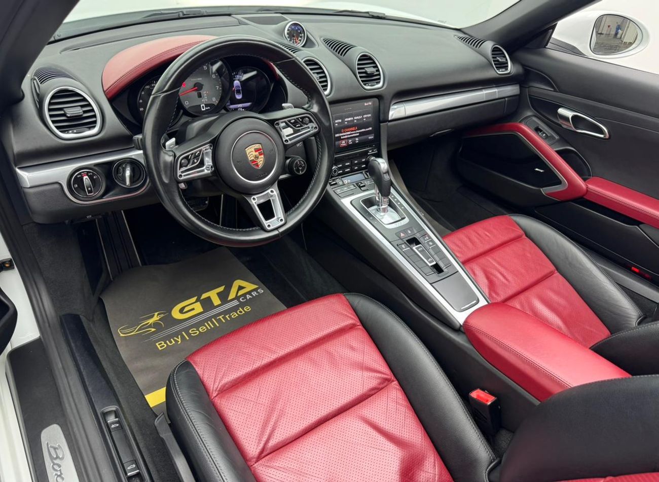 بورش بوكستر 718 S 2.5L A/T 2017 Porsche 718 Boxster S, Porsche Service History, Excellent Condition, GCC