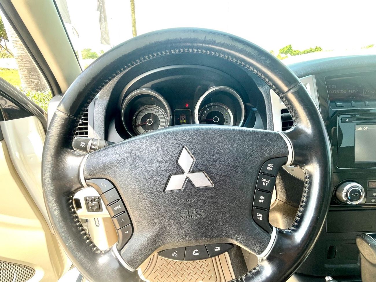 Mitsubishi Pajero GLS Mid Banking facilities without the need for a first payment