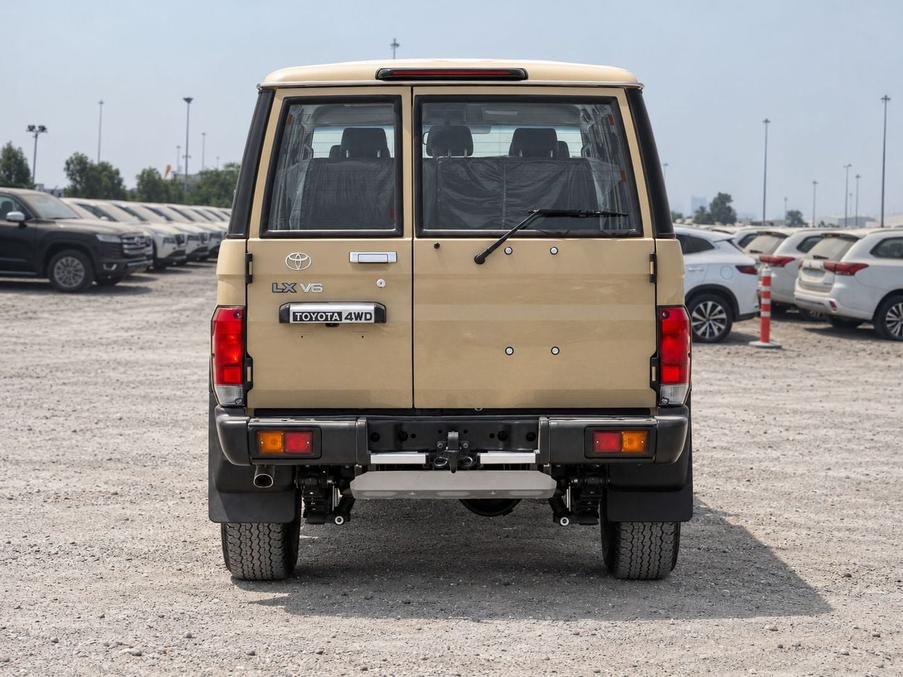 Toyota Land Cruiser 70 LC76 LX ECTAV0088 - 2026 Toyota LC76 - 5 Doors Hardtop - High Option - 4.0L Petrol Manual