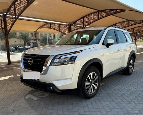 Nissan Pathfinder S