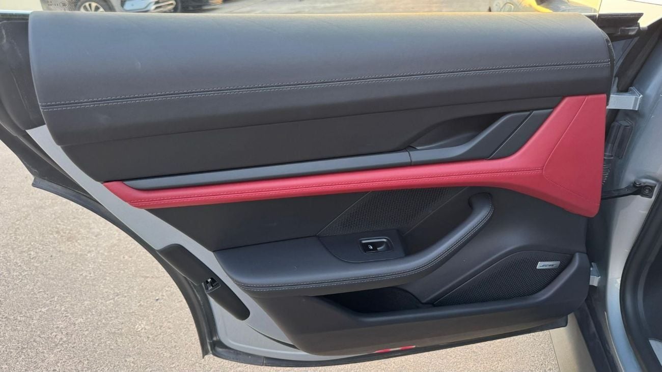 بورش تايكان Porsche Taycan 4S