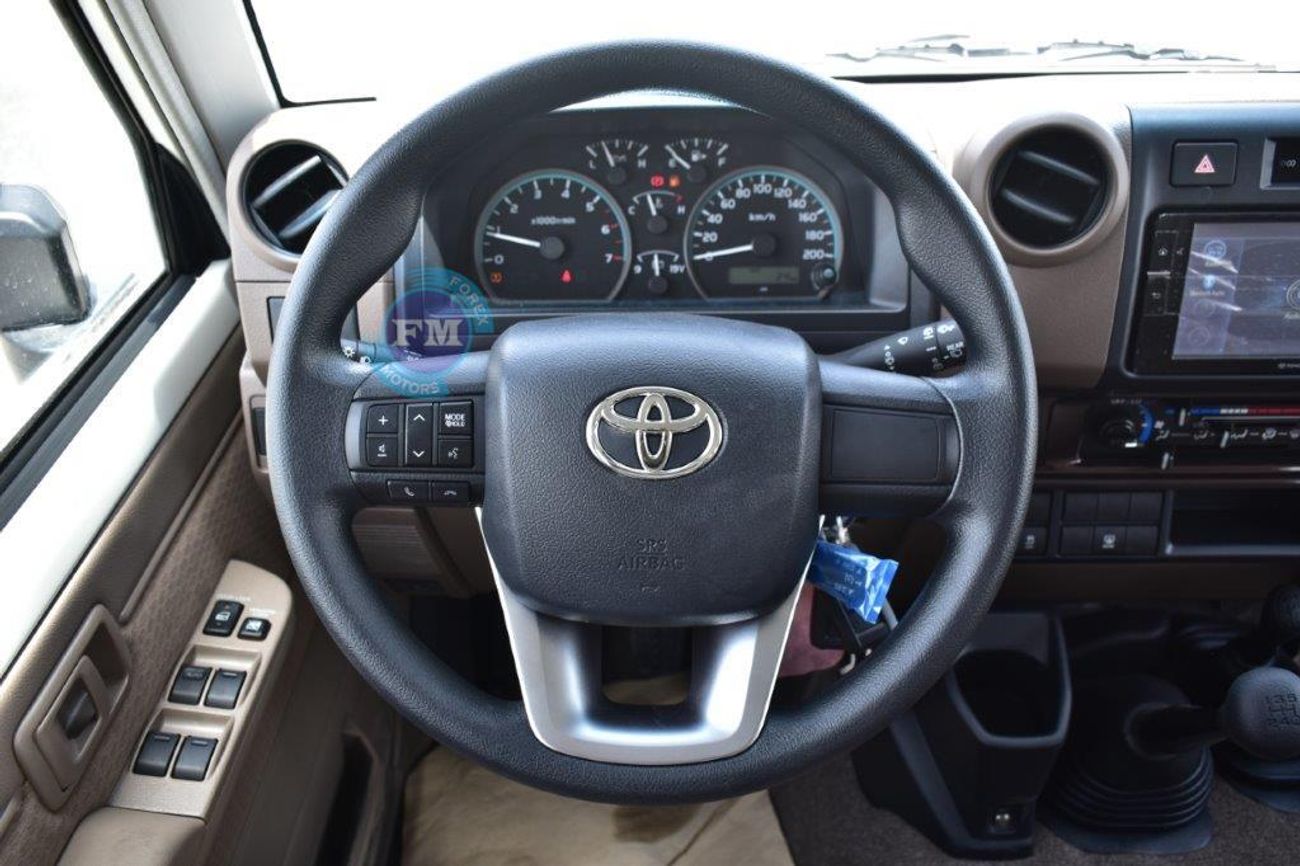 تويوتا لاند كروزر 70 76 LX V6 4.0L 4WD 6 Seater Manual