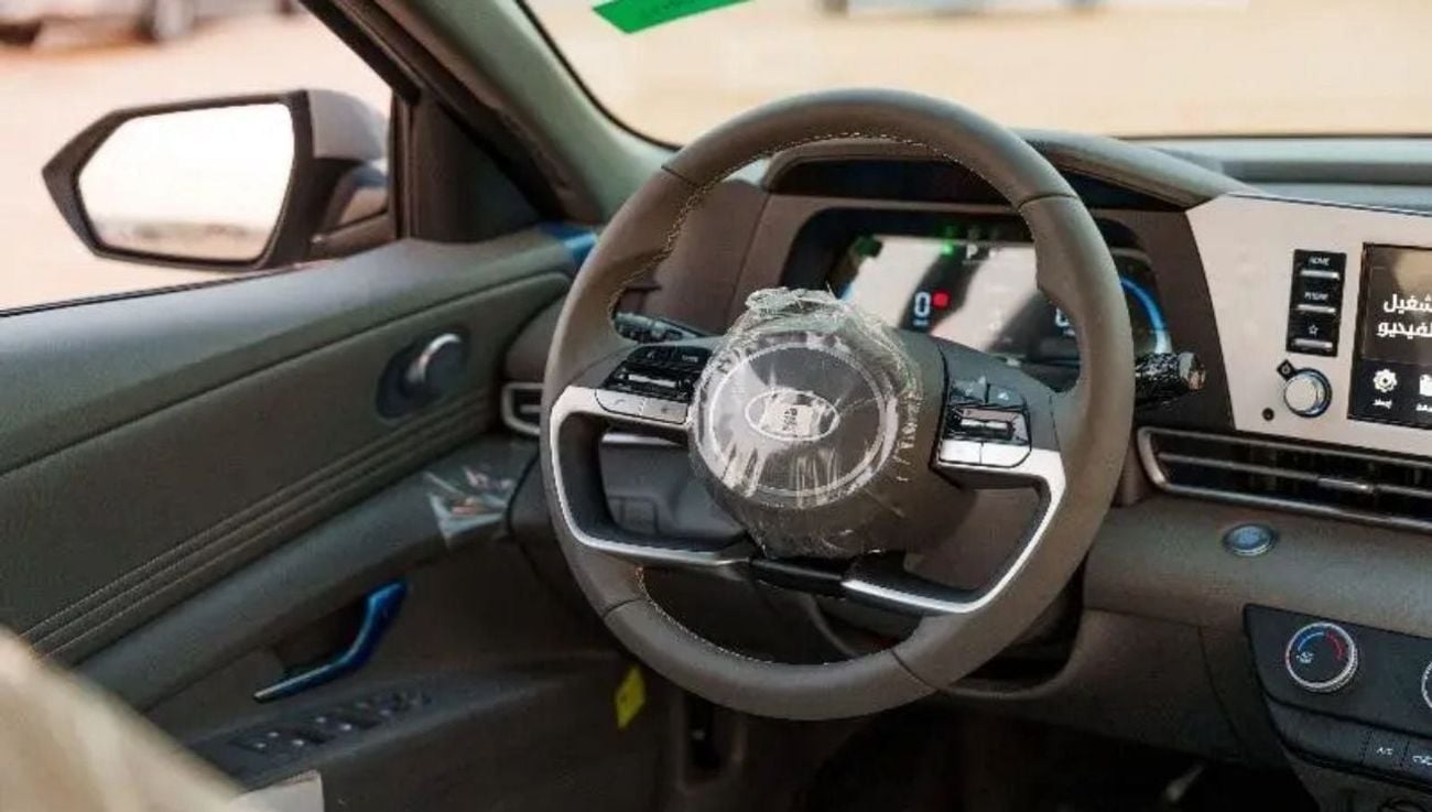 هيونداي إلانترا 2.0L PETROL 2024 GCC