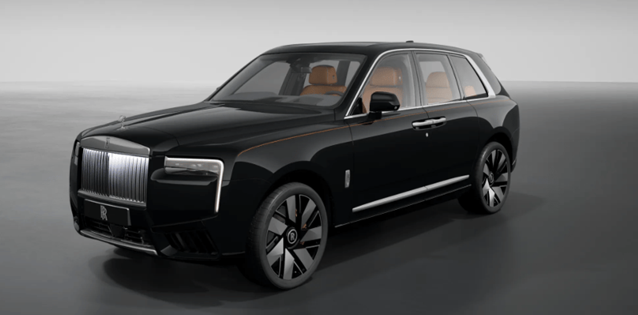 Rolls Royce Cullinan STD In LHD