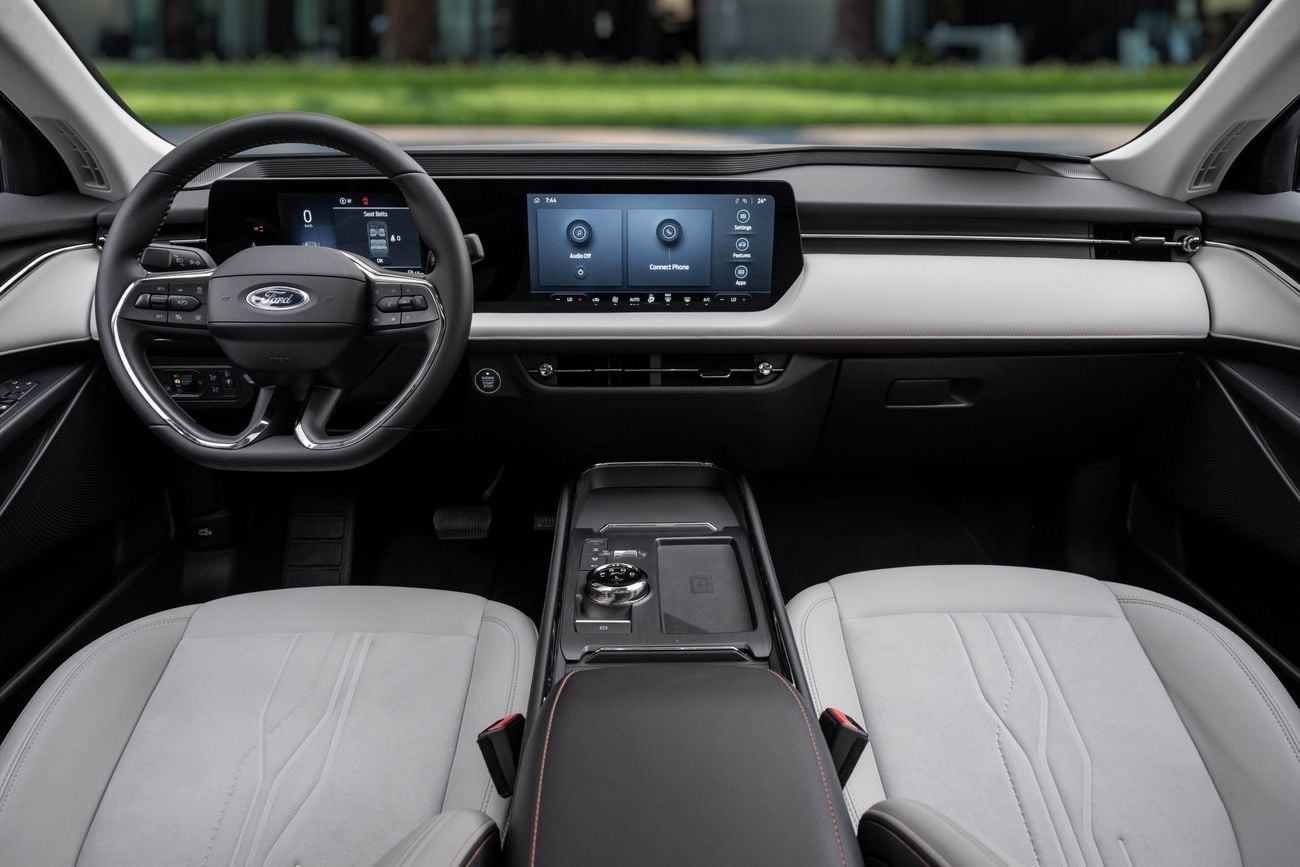 فورد توروس Taurus Titanium | 2,233 P.M | 0% Downpayment | 2030 FORD WARRANTY!