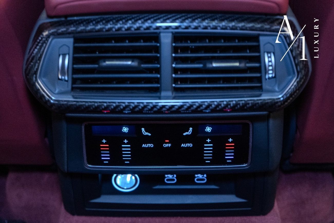 لامبورغيني اوروس 2022 Lamborghini Urus, Two-Tone, MANSORY Kit, Excellent Condition, CarbonFibre Package, GCC Spec