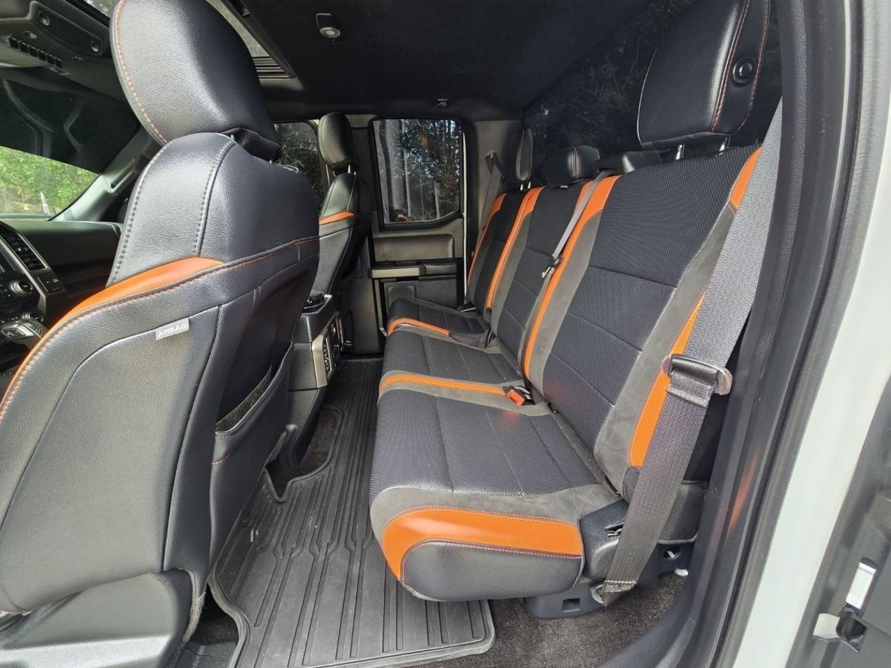 فورد إف-150 رابتور FORD F-150 RAPTOR 2018 GCC ORGINAL PAINT // ACCIDENT FREE // GOOD CONDITION