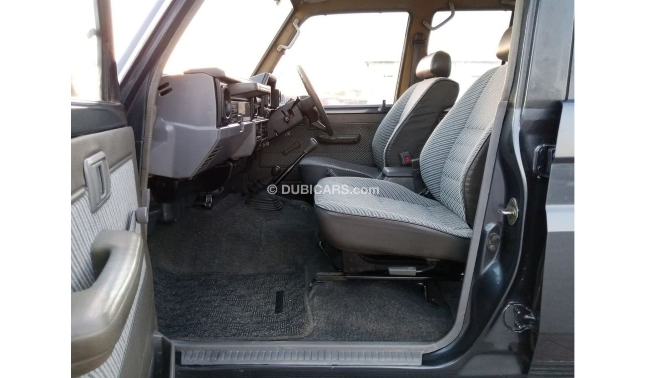 تويوتا لاند كروزر TOYOTA LAND CRUISER RIGHT HAND DRIVE (PM1179)