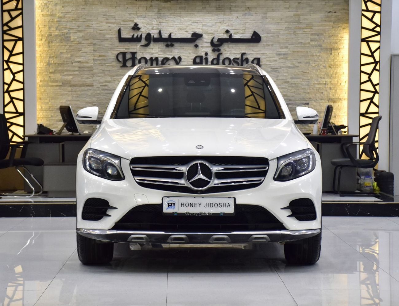 Mercedes Benz GLC250 . EXCELLENT DEAL for our Mercedes Benz GLC250 4Matic ( 2017 Model ) in White Color GCC Specs