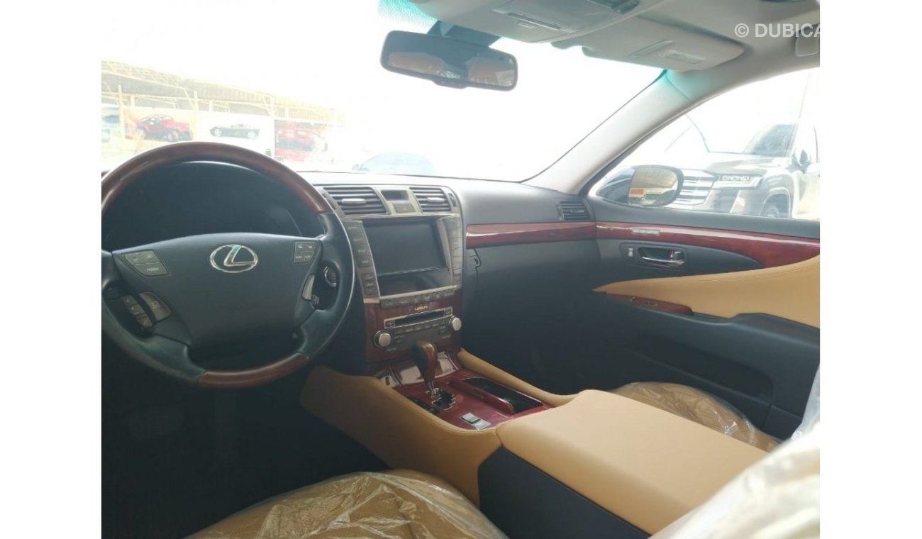 Lexus LS460