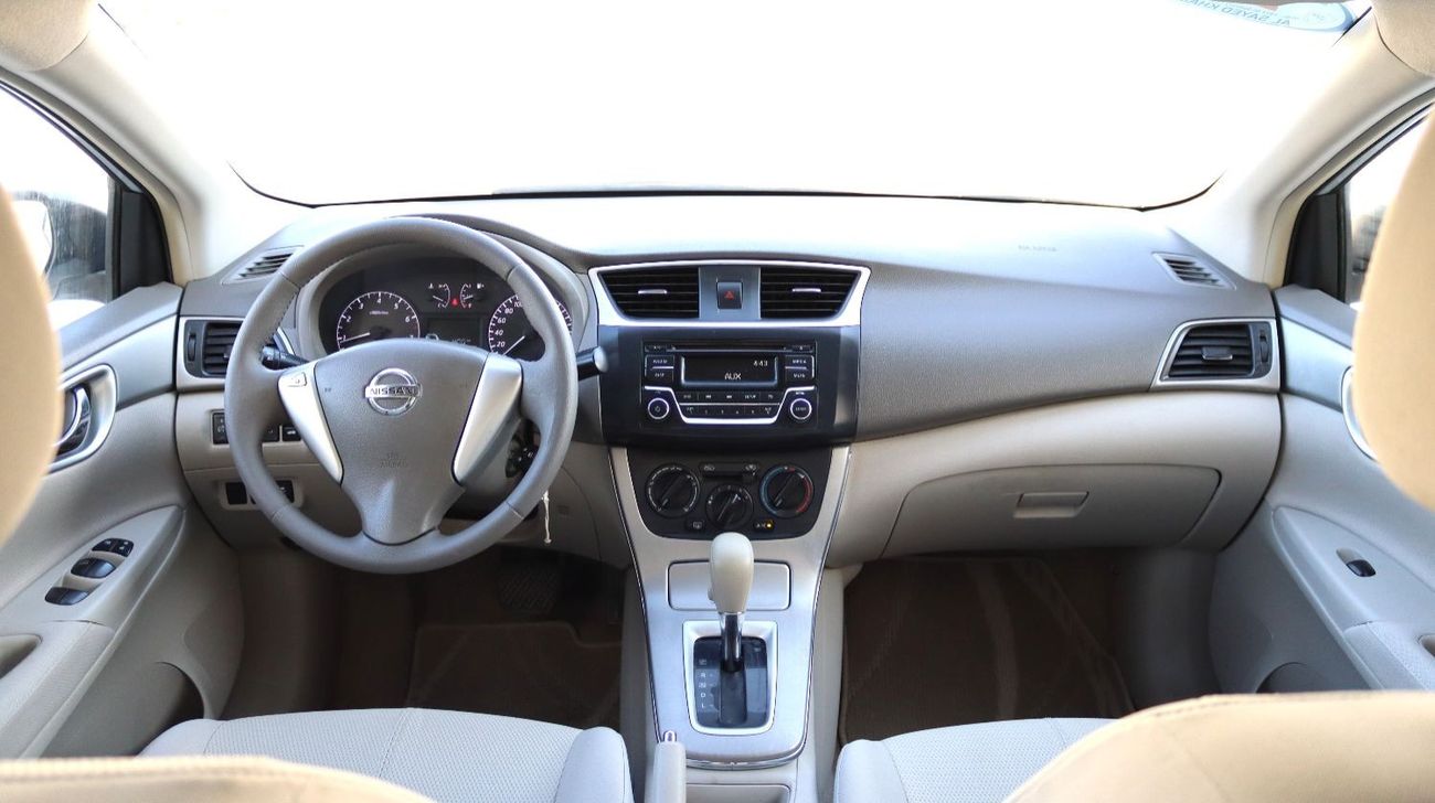 Nissan Sentra ACCIDENTS FREE - GCC - ENGINE 1600 CC - ORIGINAL PAINT - PERFECT CONDITION INSIDE OUT