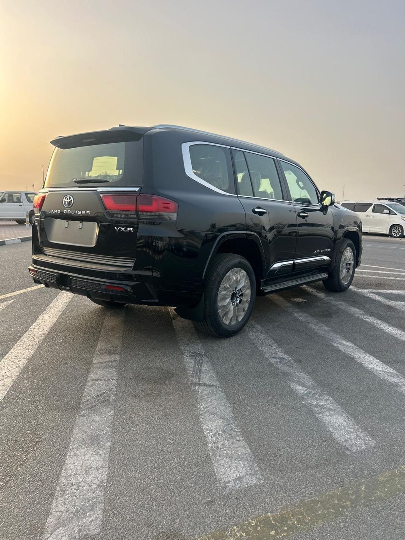 تويوتا لاند كروزر VXR 3.5L