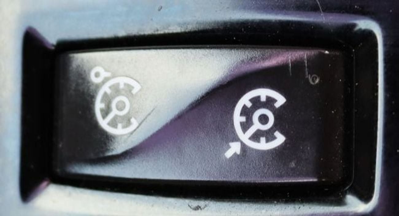 Renault Koleos 2.5L LE (4WD) - RENAULT KOLEOS - 2017 -GCC - Full option - 4WD -2.5 - Accident-free - in excellent c