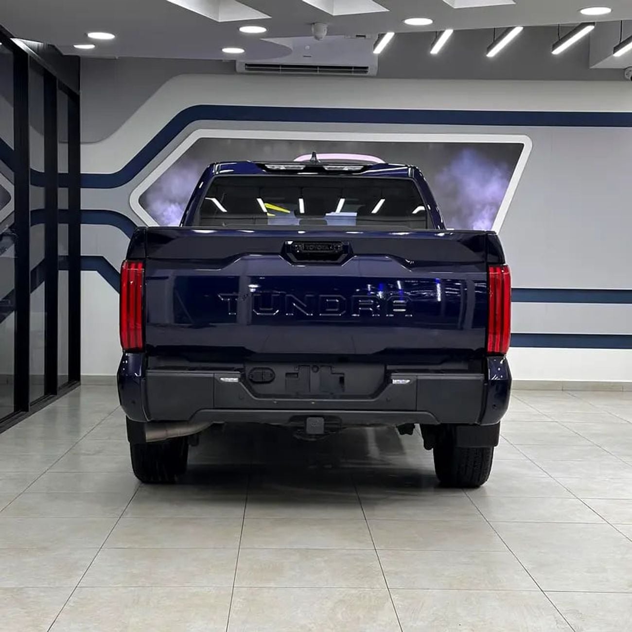 تويوتا تاندرا Crewmax Limited 5.7L Limited