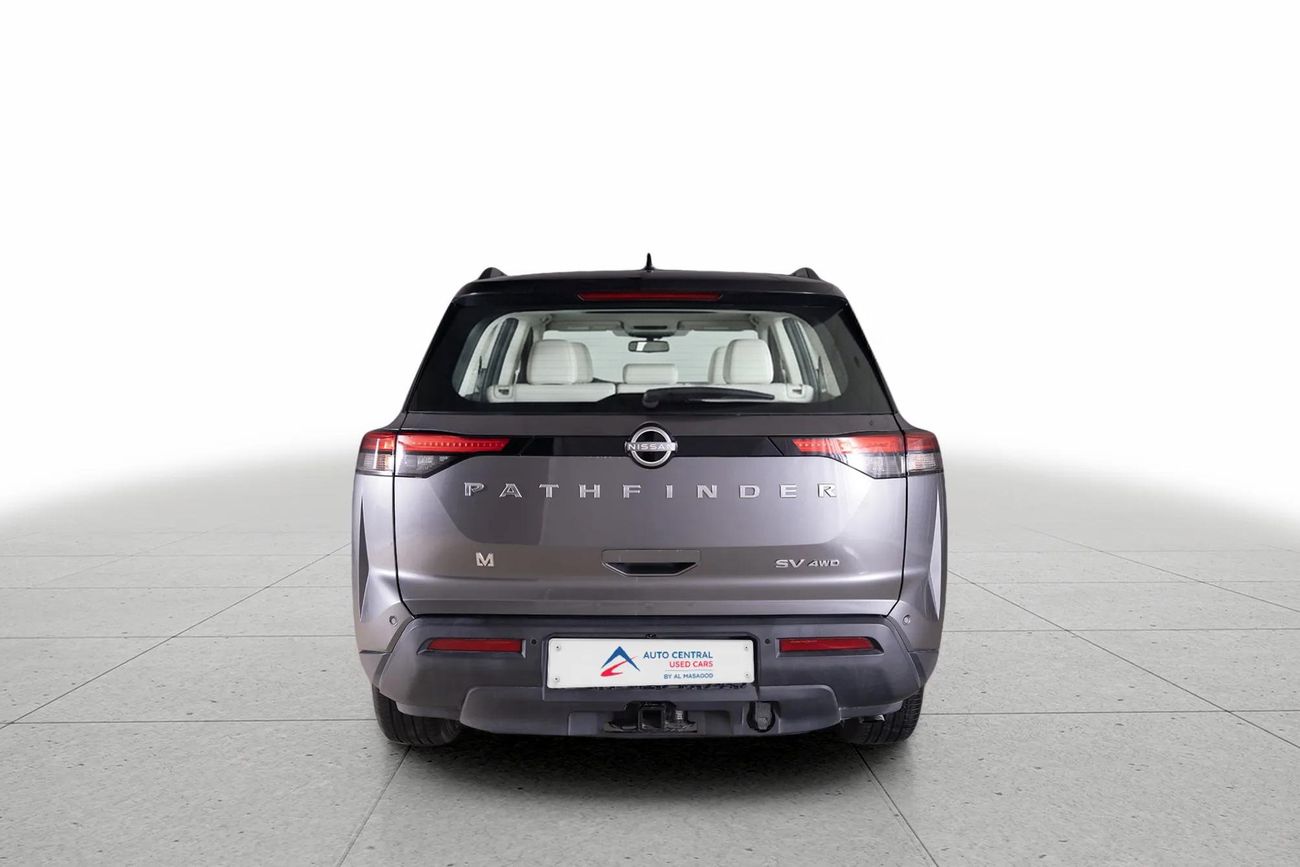 Nissan Pathfinder SV 3.5