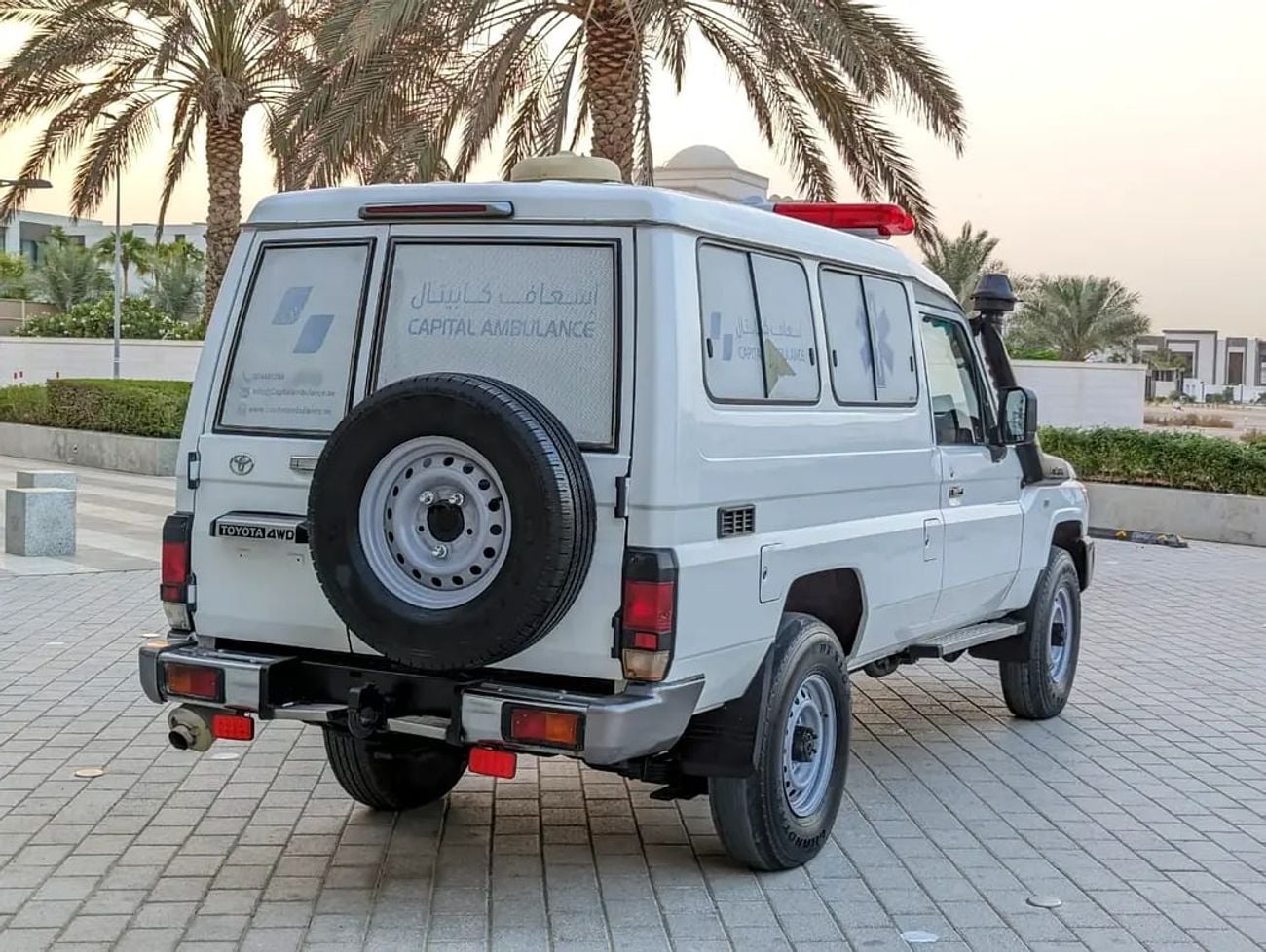 تويوتا لاند كروزر 70 LAND CRUISER LC78 AMBULANCE GCC IN EXCELLENT CONDITION