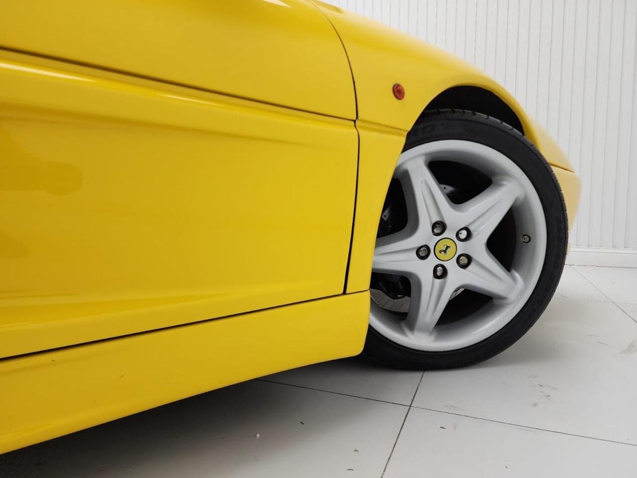 Ferrari F355