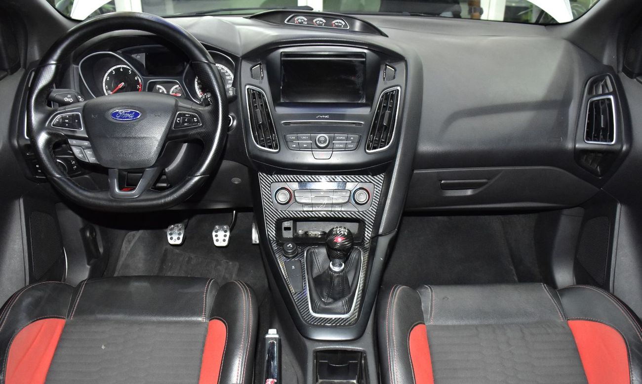 فورد فوكاس EXCELLENT DEAL for our Ford Focus ST ( 2017 Model ) in White Color GCC Specs