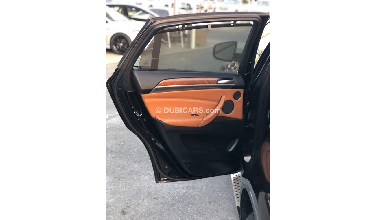 بي أم دبليو X6 موديل 2014 خليجي فل مواصفات كراسي جلد ومثبت سرعه وتحكم كهربي كامل ونظام صوت ممتاز وكاميرا خلفيه ومدخ