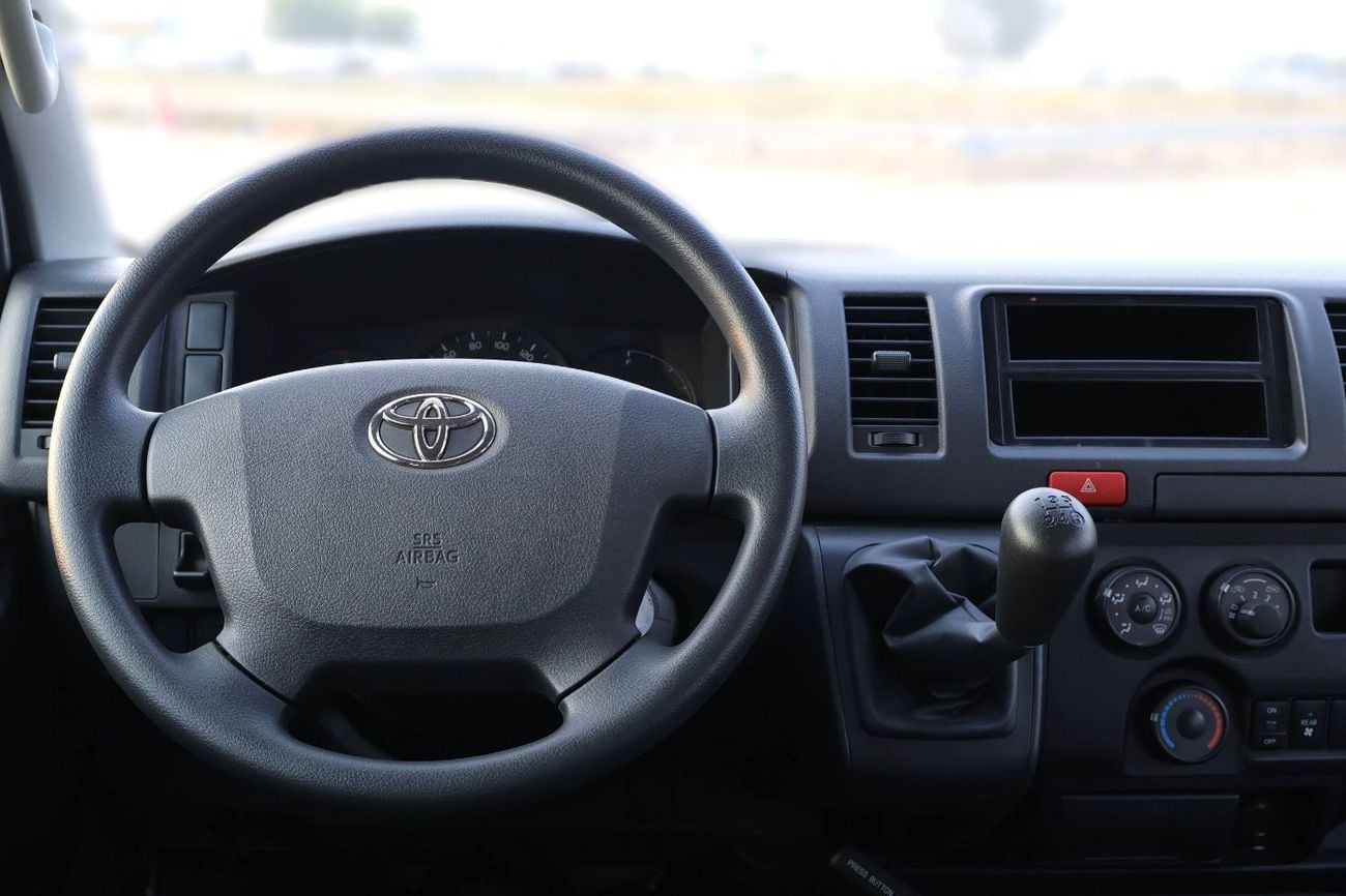 Toyota Hiace DX