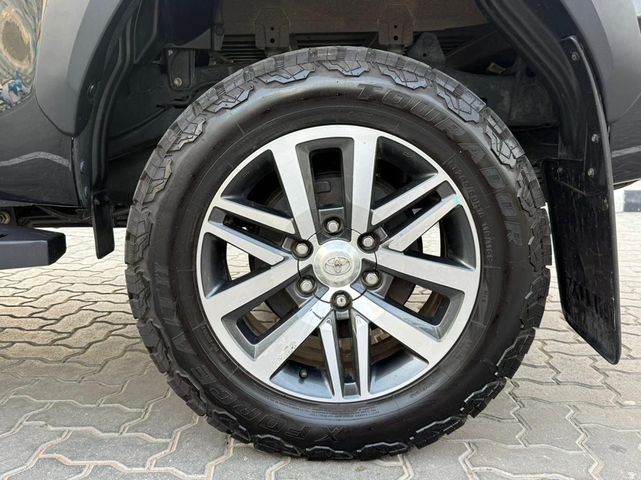 Toyota Hilux SR5 with full option 4x4