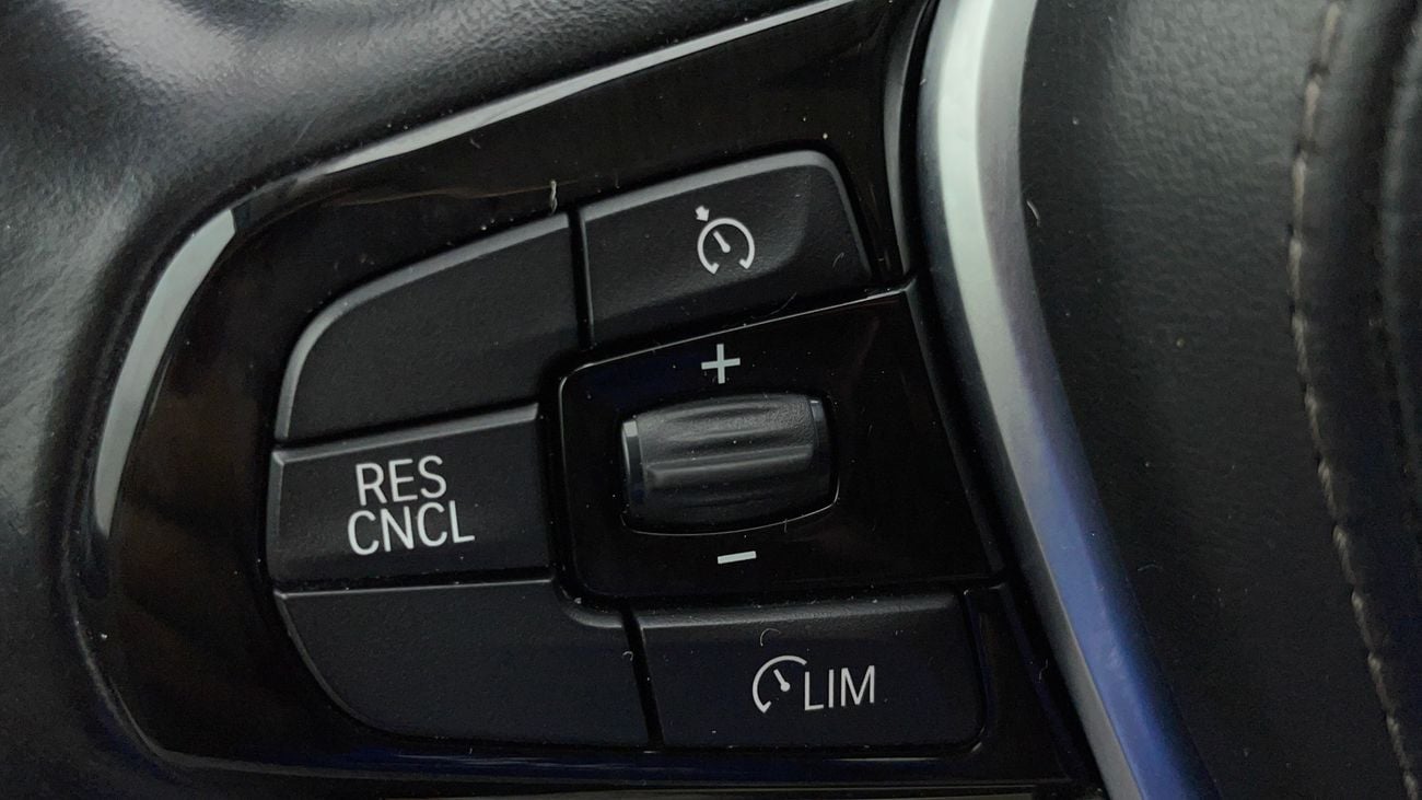 بي أم دبليو 520i EXCLUSIVE 2 | بدون دفعة مقدمة | اختبار القيادة في المنزل