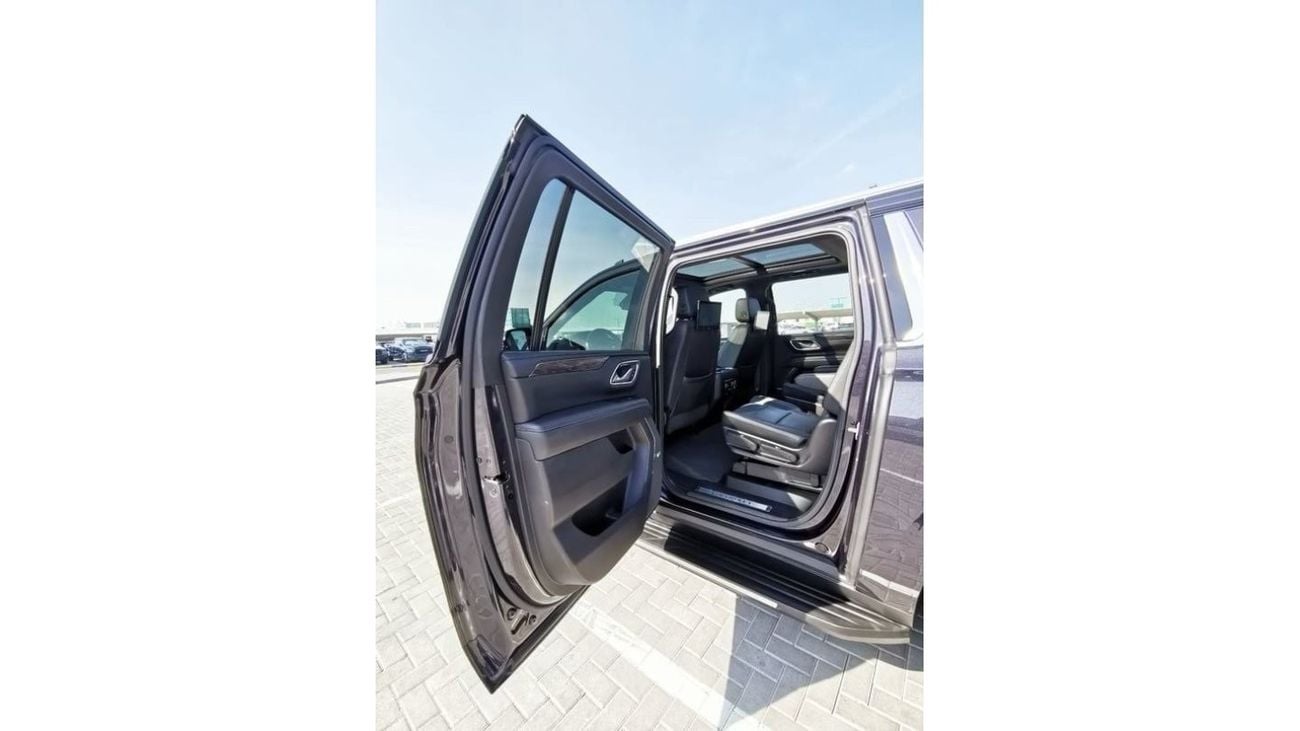 Chevrolet Suburban Chevrolet LT Suburban - 2022- Grey