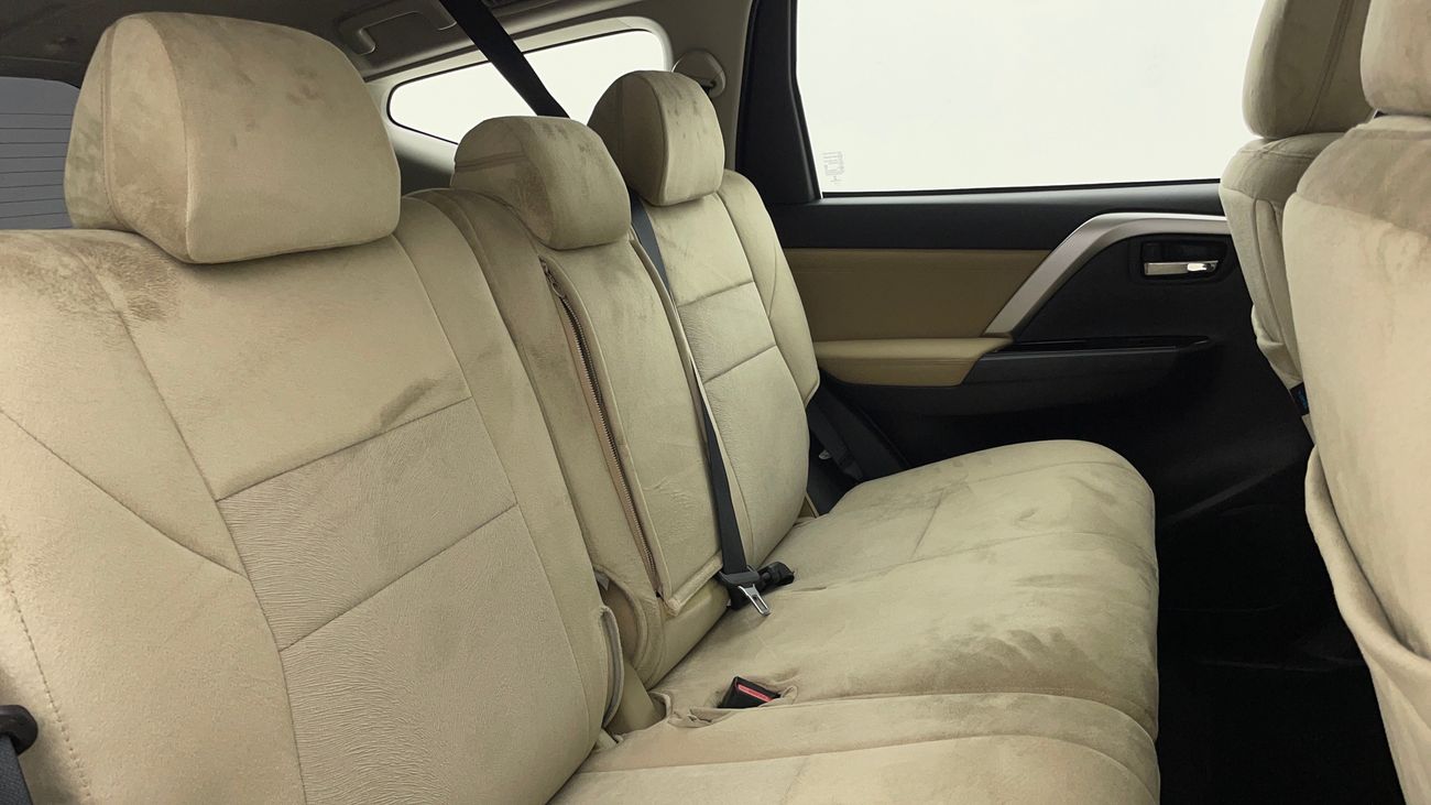 ميتسوبيشي مونتيرو سبورت GLS MID 3 | بدون دفعة مقدمة | اختبار القيادة في المنزل