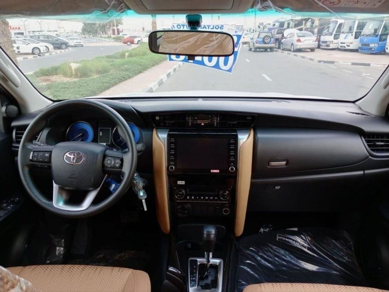 تويوتا فورتونر SR5 2023 A/T 4X4 , V4 2.7L Gasoline suv White color EXPORT ONLY