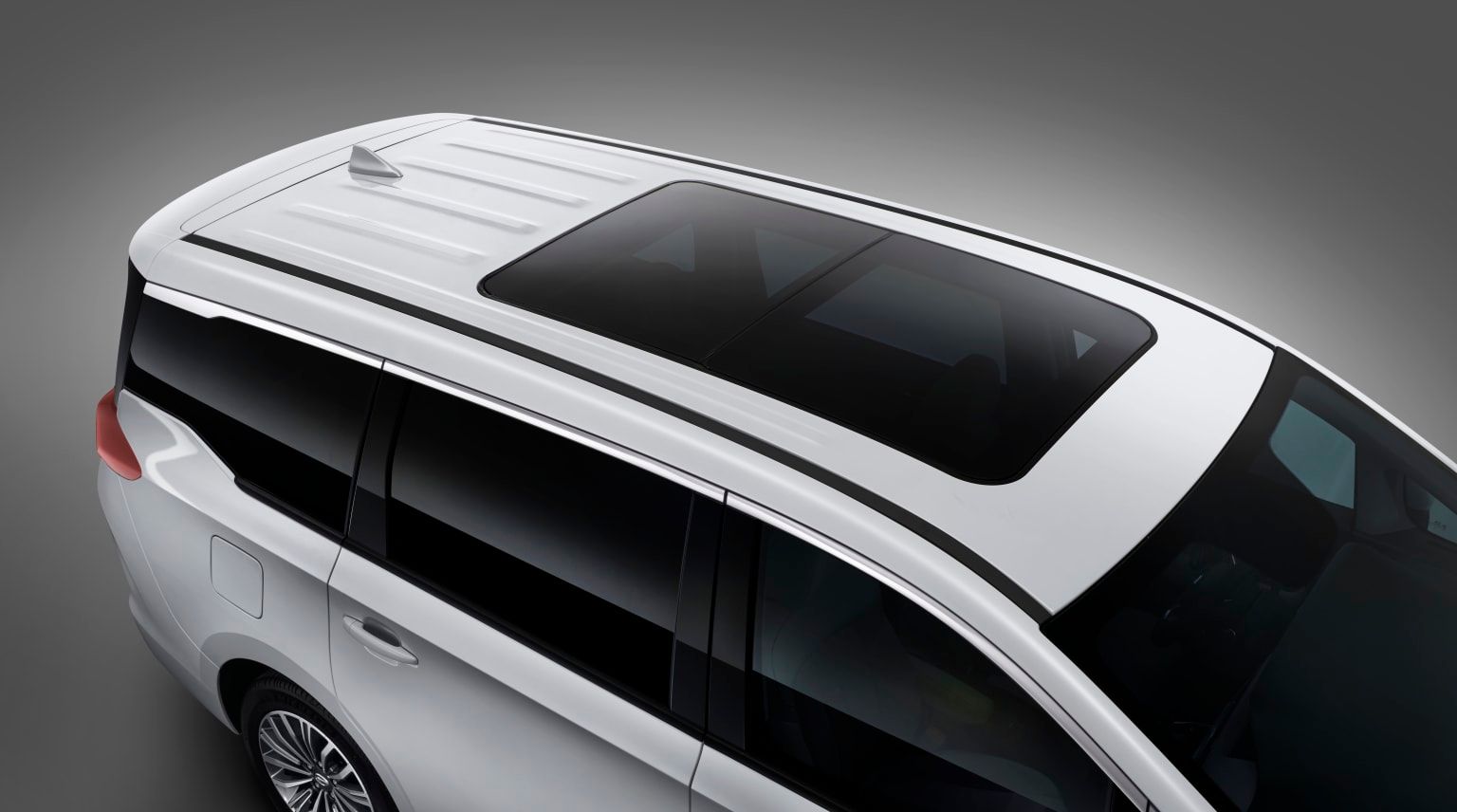 GAC GN6 exterior - Panoramic Sunroof