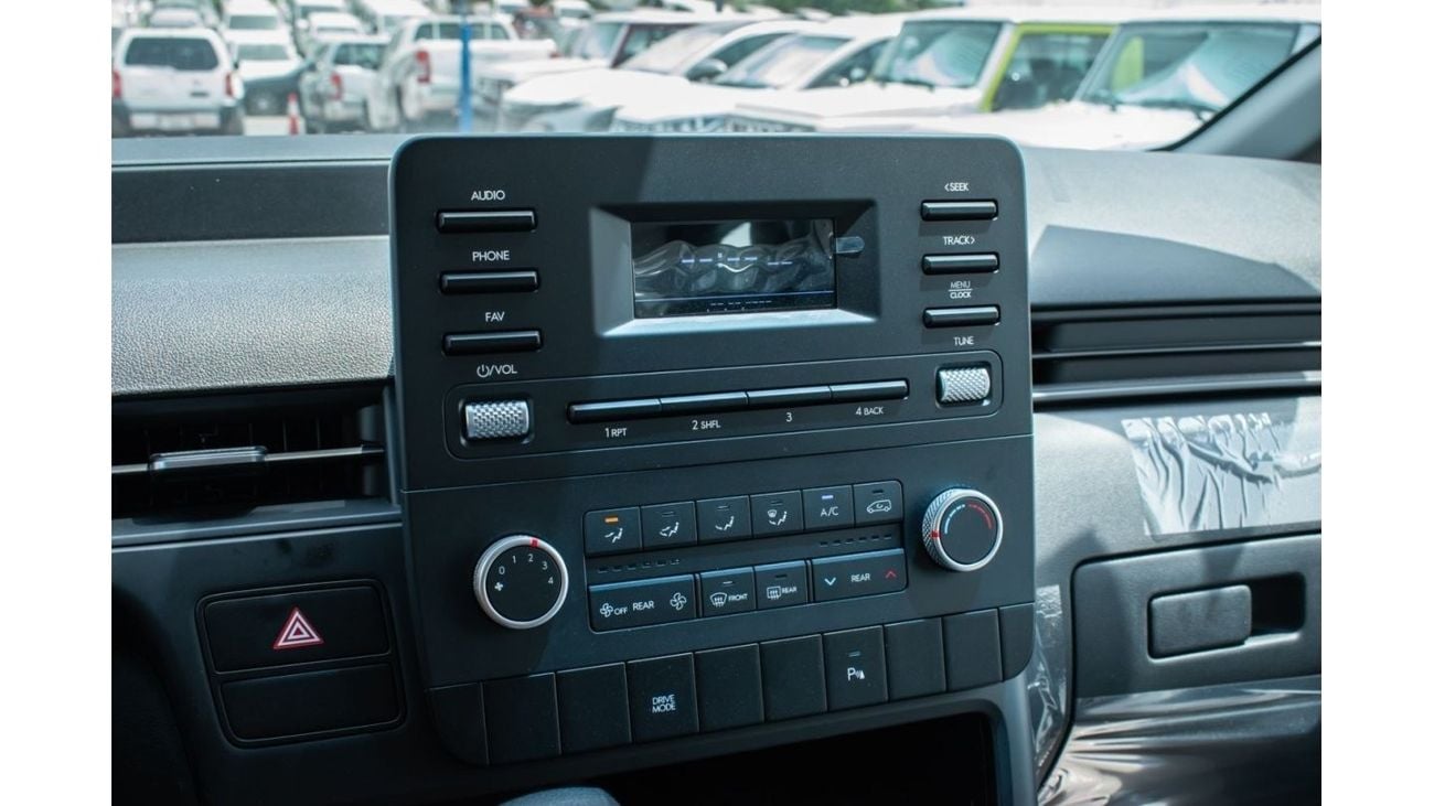 هيونداي ستاريا HYUNDAI STARIA 2024 11SEATER GCC SPECS