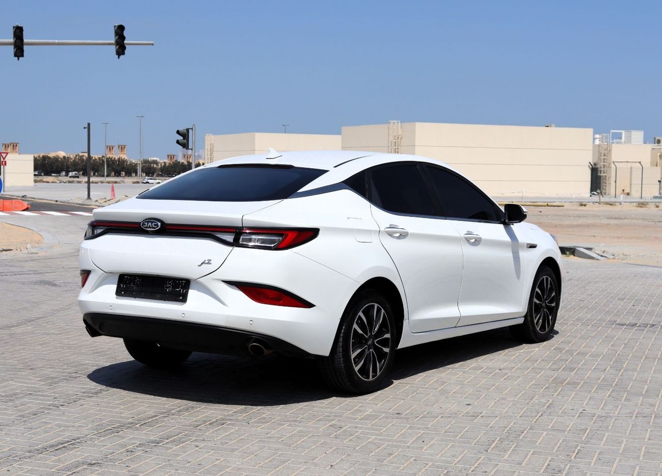 جاك J7 JAC J7 2022 - GCC - FULL OPTION - ACCIDENTS FREE - PERFECT CONDITION INSIDE OUT