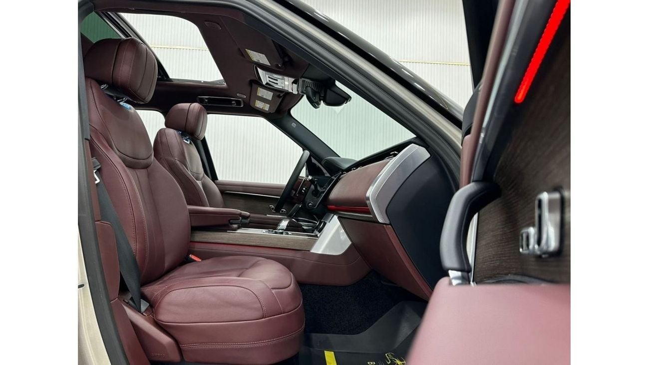 لاند روفر رينج روفر 2023 Range Rover Vogue P530 SE, 2 Years Range Rover Warranty, Fully Loaded, Very Low Kms, American