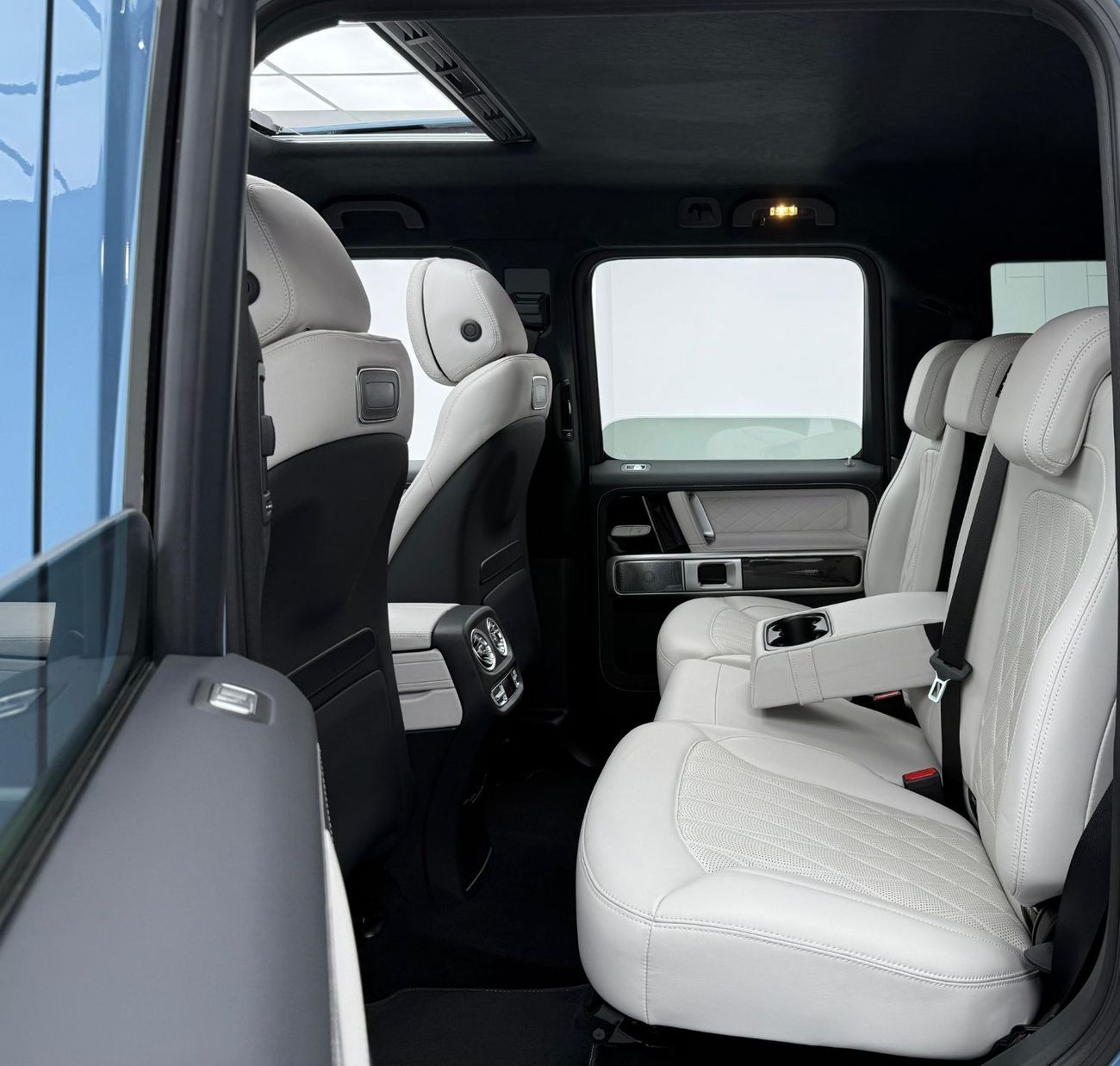 مرسيدس بنز G 63 AMG 4MATIC SUV 2023 Mercedes Benz G63 AMG G Manufaktur Night Package, 2028 Mercedes Warranty, Very Low K